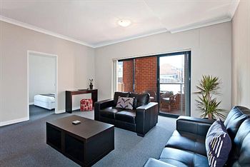 Ryals Serviced Apartments Camperdown - Accommodation Noosa 14