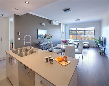 Zara Tower - Luxury Suites And Apartments - Accommodation Tasmania 2