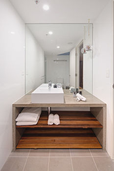 Zara Tower - Luxury Suites And Apartments - Accommodation Tasmania 37