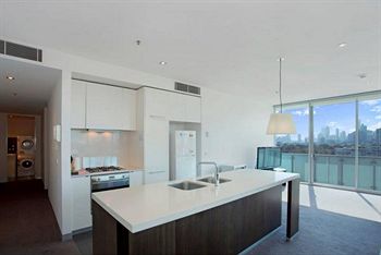 Astra Apartments - St Kilda Rd - Accommodation Tasmania 13
