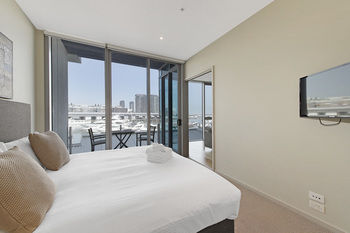 Docklands Private Collection Of Apartments - NewQuay - Accommodation Noosa 27