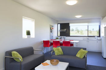 Western Sydney University Village-Campbelltown Campus - Accommodation NT 3