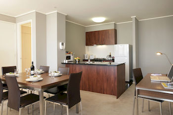 Melbourne Short Stay Apartments At Melbourne CBD - thumb 0