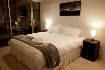 Melbourne Holiday Apartments At McCrae Docklands - Accommodation Mermaid Beach 0