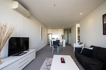 Melbourne Holiday Apartments At McCrae Docklands - Accommodation Tasmania 2