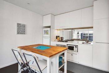 Melbourne Holiday Apartments At McCrae Docklands - thumb 34
