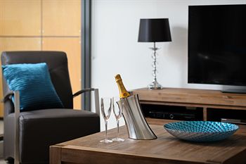 Apartments @ IKON Glen Waverley - Tweed Heads Accommodation 6