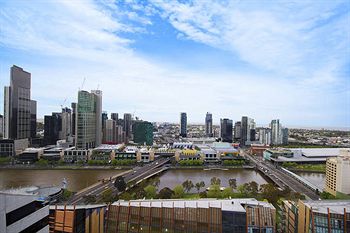 Melbourne Holiday Apartments At Northbank â€“ Downie Street - thumb 0