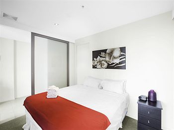 Melbourne Holiday Apartments At Northbank â€“ Downie Street - Accommodation NT 12