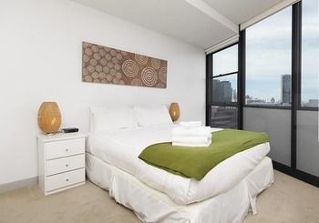 Melbourne Holiday Apartments At Northbank â€“ Downie Street - Accommodation Tasmania 16