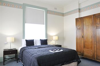 Hotel Gosford - Accommodation Tasmania 5