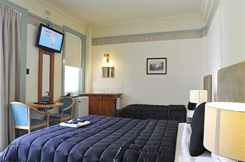 Hotel Gosford - Accommodation NT 9