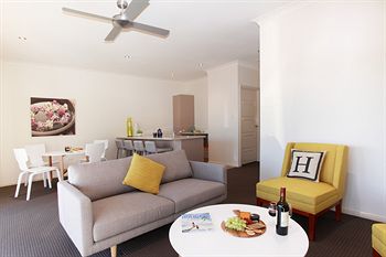 H Boutique Hotel - Accommodation Port Macquarie 3
