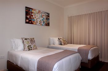 H Boutique Hotel - Accommodation Mermaid Beach 5