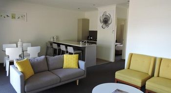 H Boutique Hotel - Accommodation NT 24