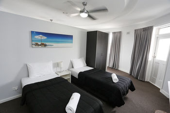 The Lakes Hotel - Tweed Heads Accommodation 20