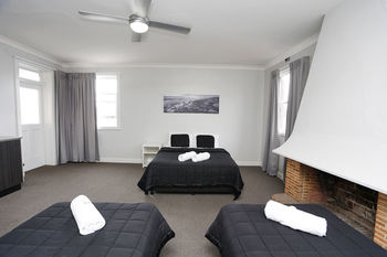 The Lakes Hotel - Tweed Heads Accommodation 21