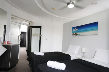 The Lakes Hotel - Tweed Heads Accommodation 22