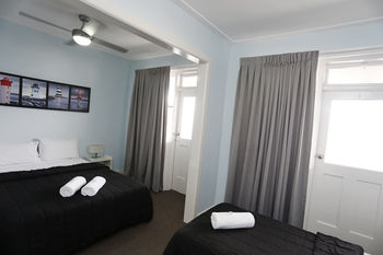 The Lakes Hotel - Tweed Heads Accommodation 24