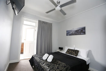 The Lakes Hotel - Tweed Heads Accommodation 29