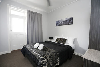 The Lakes Hotel - Tweed Heads Accommodation 31