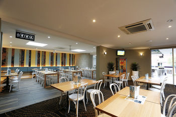 The Lakes Hotel - Tweed Heads Accommodation 33