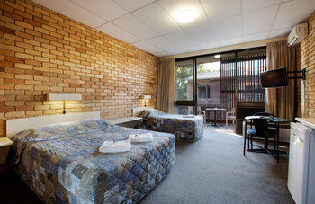 Villa Noosa Hotel - Accommodation NT 2