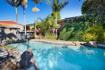 Villa Noosa Hotel - Accommodation Tasmania 14