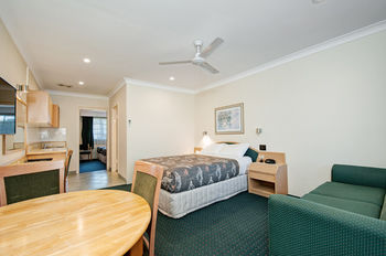 Colonial Terrace Motor Inn - Accommodation Port Macquarie 24