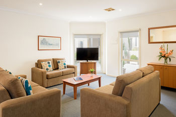 Apartments @ Kew Walpole Gardens - Kew Serviced Townhouses - Tweed Heads Accommodation 6