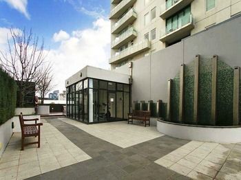 Alpha Apartments Melbourne - Accommodation NT 40
