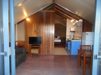 Two Shores Holiday Village - Accommodation Tasmania 15