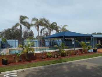 Two Shores Holiday Village - Accommodation NT 21