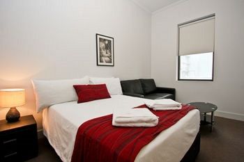 The Star Apartments - Accommodation NT 6