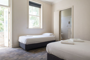 Criterion Hotel Sydney - Accommodation NT 2