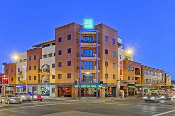 Quality Suites Boulevard On Beaumont - Accommodation in Bendigo