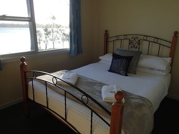 Dungowan Waterfront Apartments - Accommodation Tasmania 32