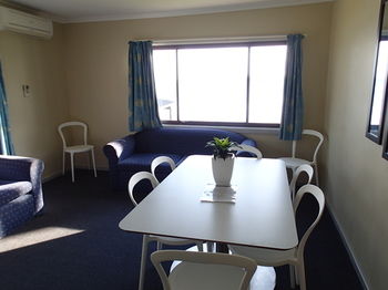 Dungowan Waterfront Apartments - Accommodation Tasmania 35