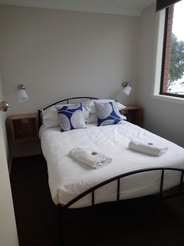 Dungowan Waterfront Apartments - Accommodation Tasmania 134