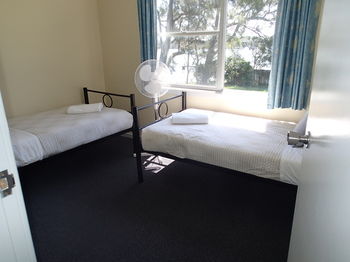 Dungowan Waterfront Apartments - Accommodation Tasmania 184