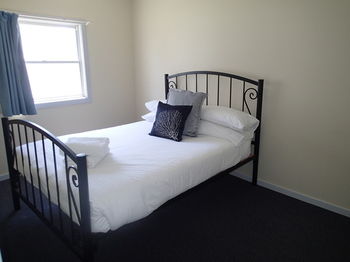 Dungowan Waterfront Apartments - Accommodation Tasmania 186