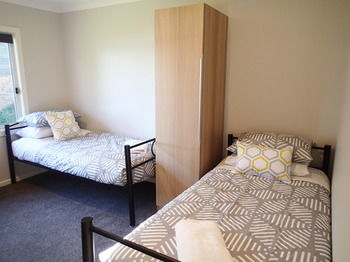 Dungowan Waterfront Apartments - Accommodation Tasmania 230