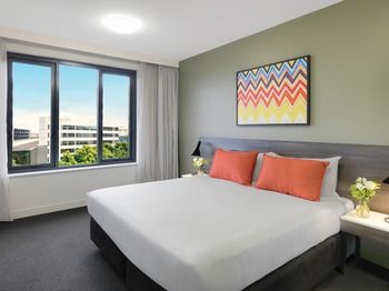 Adina Apartment Hotel Sydney Airport - Accommodation Mermaid Beach 1