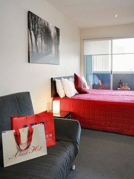 Plum Collins Street Serviced Apartments - Accommodation Tasmania 3