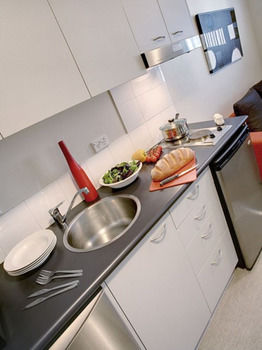 Plum Carlton Serviced Apartments - Accommodation Noosa 14