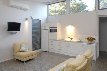By The Beach B&B And Apartments - Accommodation Noosa 10