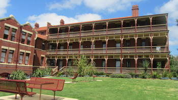 Yarra House Campus Summer Stays - Accommodation NT 10