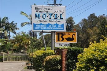 Black Swan Waterfront Motel - Tweed Heads Accommodation 6