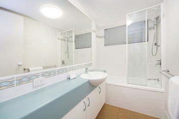 Sandy Shores Luxury Holiday Units - Accommodation Tasmania 8