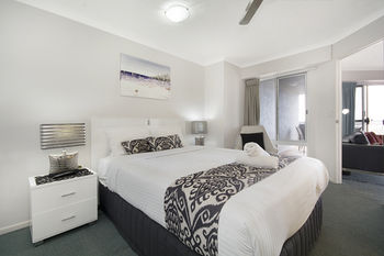 Sandy Shores Luxury Holiday Units - Tweed Heads Accommodation 14